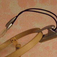 Lampada a led (2led) con pinza e lente  mm52/3x + base da tavolo con calamita