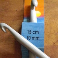 Uncinetto pony cm15, plastica grigioperla, dal 5,5 al 20
