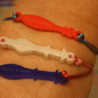 Bracciale con fusello colorato