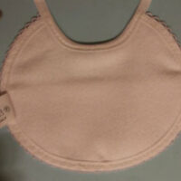 Bavagliolo baby ovale con pizzo bianco cm  17x14