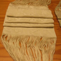 Pannello grande damascato con fili lunghi da rifinire a macrame' o tombolo