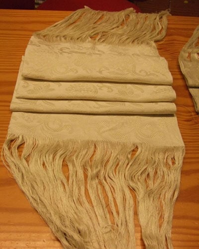 Pannello grande damascato con fili lunghi da rifinire a macrame' o tombolo