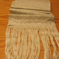 Pannello grande damascato con fili lunghi da rifinire a macrame' o tombolo