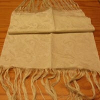 Pannello grande damascato con fili lunghi da rifinire a macrame' o tombolo