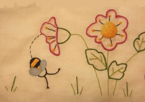 Lenzuolino per lettino 100% cotone, da ricamare ape e coccinella - immagine 3