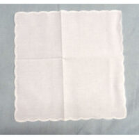 Runc34 Fazzolettino quadrato in batista di cotone bianco con bordo ondulato, lato 25 cm, ideale per ricamo e tombolo.