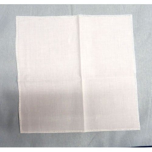 Runc35 Fazzolettino quadrato in batista di cotone bianco con bordo liscio, lato 25 cm, ideale per ricamo e tombolo.