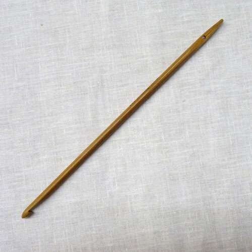 Uncinetto  n° 4 con asola (locker hook) legno