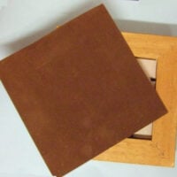Sottopentola quadrato in legno chiaro-angolo smussato cm 20/vetro cm 11x11