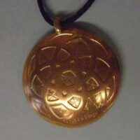 Calamita per telaio ricamo in bronzo dorato cm 3,5