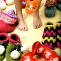 30 chaussons feutres et leurs motifs, arne & carlos