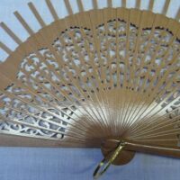 Struttura ventaglio  legno traforato, merletto cm3,5/ cm 40