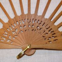 Struttura per ventaglio in legno " cuoricino" 37
