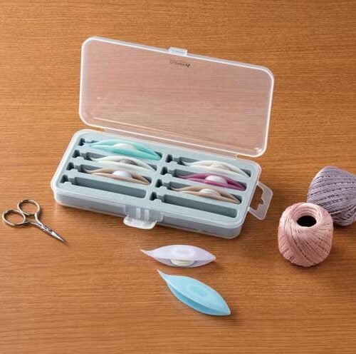 Storage case for tatting shuttle, clover 8110