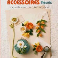 Accessoires fleuris con il filo moulinè