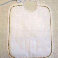 Bavagliolo apino bianco con rifinitura oro