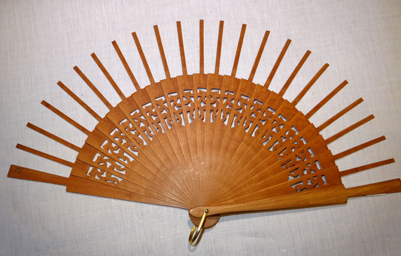 Ven226 Struttura ventaglio legno superbe traforato , merletto 6,5/ cm 42