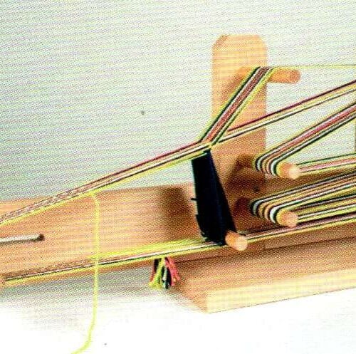 Dettaglio dei pioli dell’Inkle Loom per tracolle fino a 2 metri.