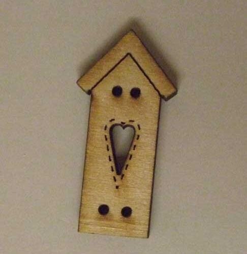 Bottone in legno  "casetta"