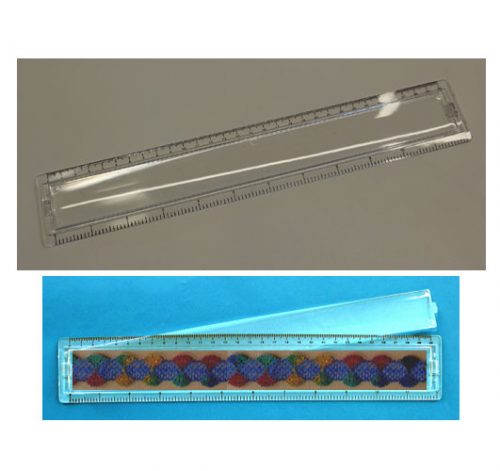 Righello in plastica con spazio porta ricamo o merletto cm 30