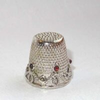 Ditale in argento con granati mm 17 by roberta dazzini