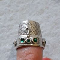 Ditale in argento con pietre verdi mm 16 by roberta dazzini