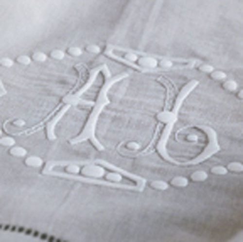 Monogrammi e whitework