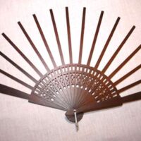 Struttura ventaglio traforato legno verniciato scuro cm 43
