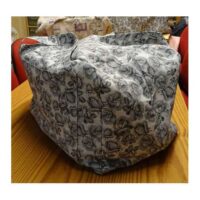 Borsa  portatombolo con  2 tasche ecru' con fantasia a rose grigie, tomboli cantù fino a 50 cm by laboratorio degli elfi