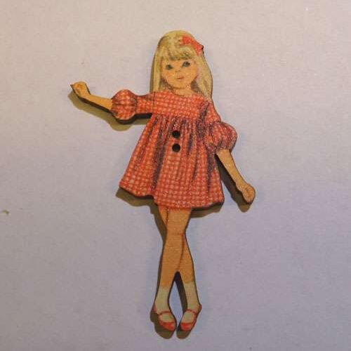 Charme/bottone decorativo bambina bionda con cappottino rosso cm 4,5