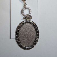Segnaforbice con  pendente ovale per ricamo o merletto by roberta dazzini