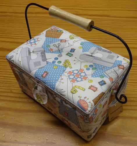 DMC scatola con coperchio modulare + 70 matassine di mouline'