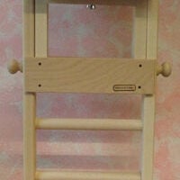 Supporto in legno di faggio orientabile e regolabile in altezza