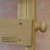 Supporto in legno di faggio orientabile e regolabile in altezza