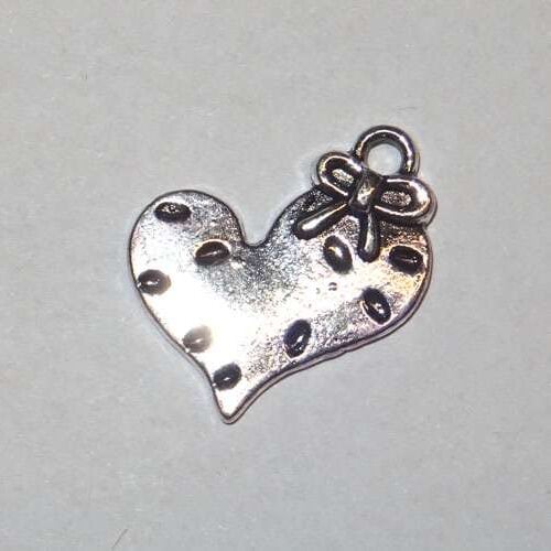 Charme in metallo ciondolo "cuore con fiocco" cm 2,1 x 1,6 argento