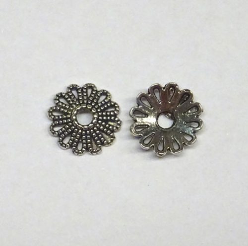 Kit 6 pezzi finale copriperla in metallo mm 12 x h 3, foro mm 2,5 argento