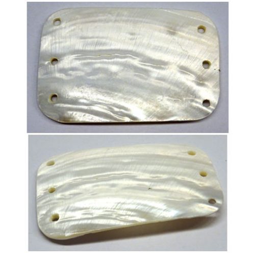 Rettangolo forato in madreperla  cm 7,9 x 5,0 spessore vario da 2 a 4 mm