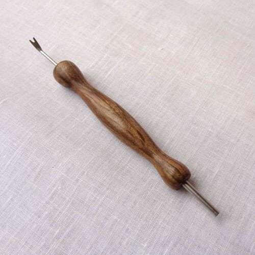 Toglispilli doppio in legno di noce