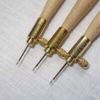 Uncinetto luneville varie misure  70-80-100 ( supporto+1 uncinetto) tombolo e disegni, made in italy