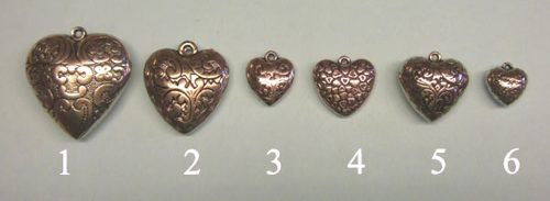Cuore in metallo ciondolo "acanto" cm 3,4 x 3,4 x 1,7 colore argento - immagine 2