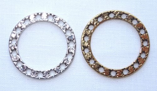 Anello forato tondo stelline  cm 2,8 x 0,38 x 0, 15 colore oro - immagine 2