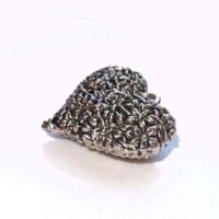 Cuore in metallo ciondolo "cuore fiorellino" cm 4,1 x 3,2 x 1,4 argento scuro