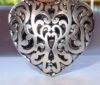 Cuore in metallo ciondolo "cuore intaglio" con sonaglio cm 4,5 x 4,8 x 1,8 argento - immagine 3