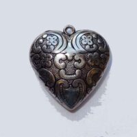 Cuore in metallo ciondolo "cuorcuore" cm 5,0 x 5,1 x 1,9 argentone