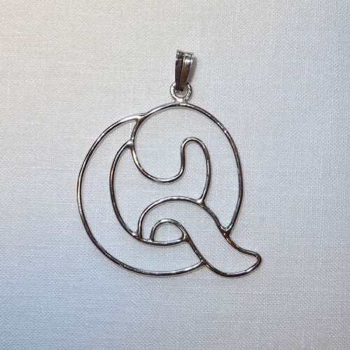 Lettera "q" struttura in argento 925  by roberta dazzini