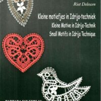Small motifs in idrija lace/ piccoli motivi in merletto d'idrija, riet delescen