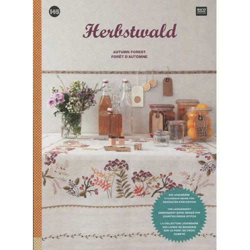 Herbstwald è una rivista dedicata ai colori e alle atmosfere del bosco autunnale