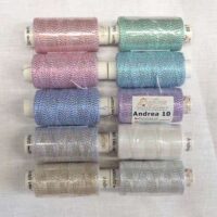 Filo metallizzato andrea 10/white - 28/3 cotone + metallizzato, rocchetto 140 mt