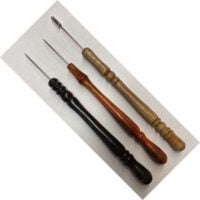 Punteruolo/sfilafili con manico in legno di rosa con parapunta