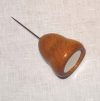 Calamita con spillone in legno laccato